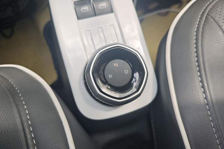 Used Geely Galaxy Panda 2025 210km Panda Rider Gear Lever