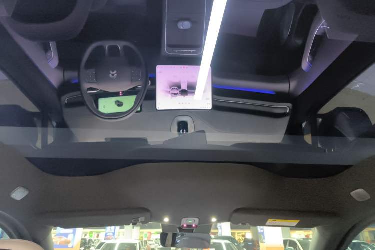 Used Nio EC6 2025 75 kWh Headliner