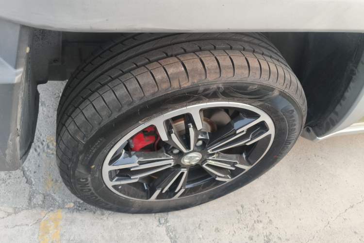 Used BAIC Off-Road BJ20 2016 1.5T CVT Prestige Edition Left Front Wheel Hub