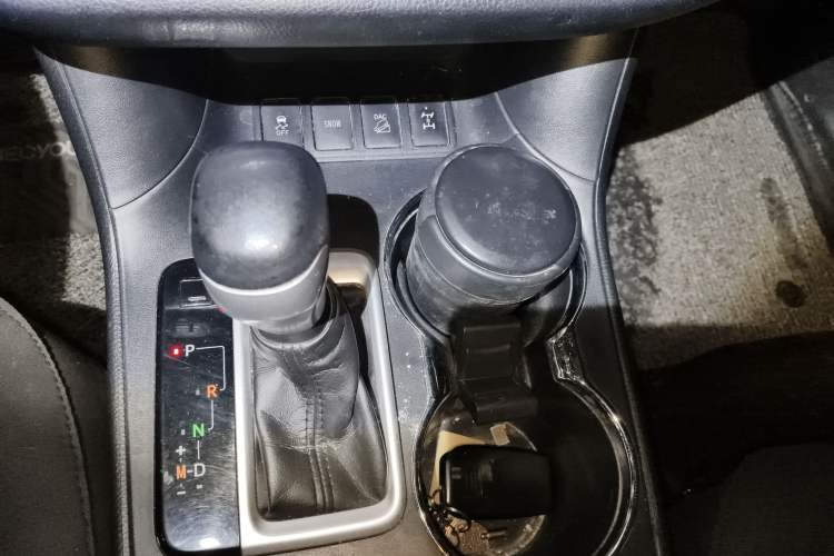 Used Toyota Highlander 2018 2.0T Four-Wheel Drive Luxury Edition 7 Seats China V Emission Standard