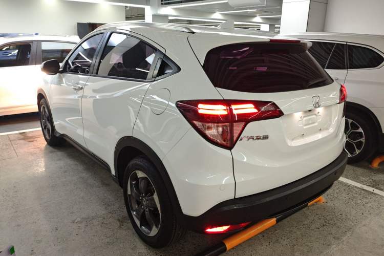 Used Honda Vezel 2015 1.8L CVT 2WD Luxury Model Rear Left 45 Deg