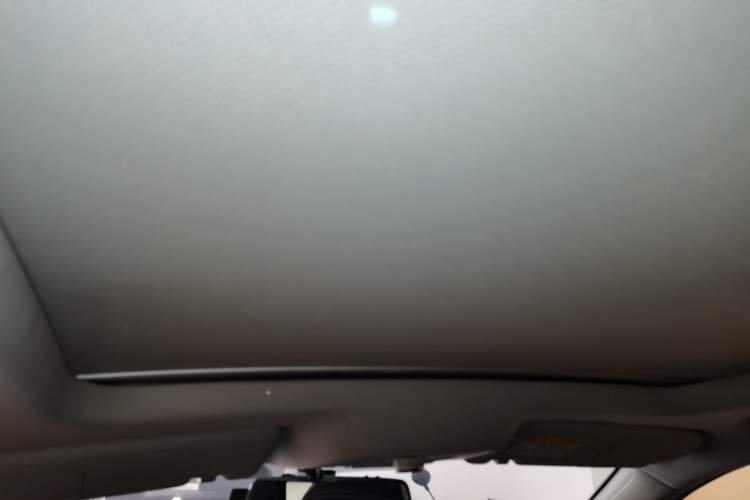 Used Roewe RX3 2018 1.6L Manual Internet Smart Edition
