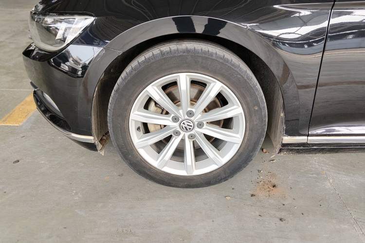 Used Volkswagen Magotan 2017 330TSI DSG Leading Model Exterior 4