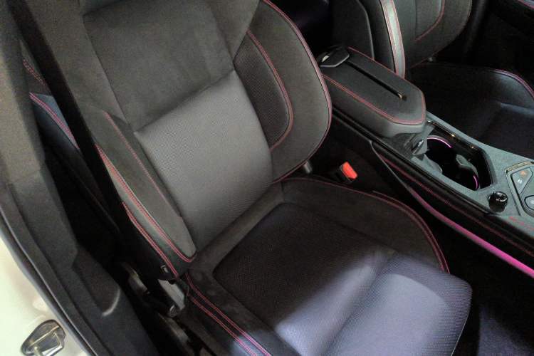 Used Lynk & Co 05 2020 2.0TD Four-Wheel Drive Genie Plus
