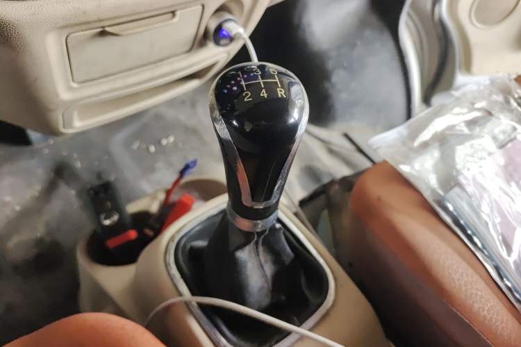 Used CHANGAN KAICHENG Ruixing M80 2014 1.5L Comfort Model 4G15S Gear Lever