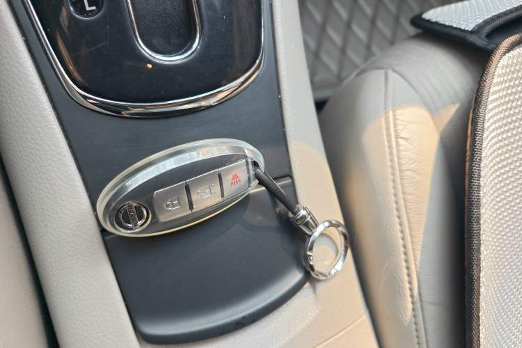 Used Nissan Tiida 2011 1.6L CVT Smart Version Vehicle Key