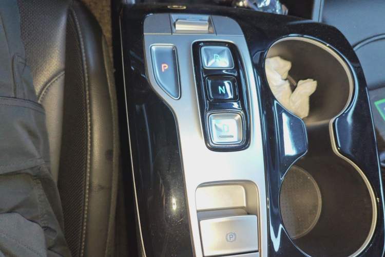 Used Hyundai Tucson 2022 Tucson L 1.5T DCT LUX Prestige Edition N Line Gear Lever