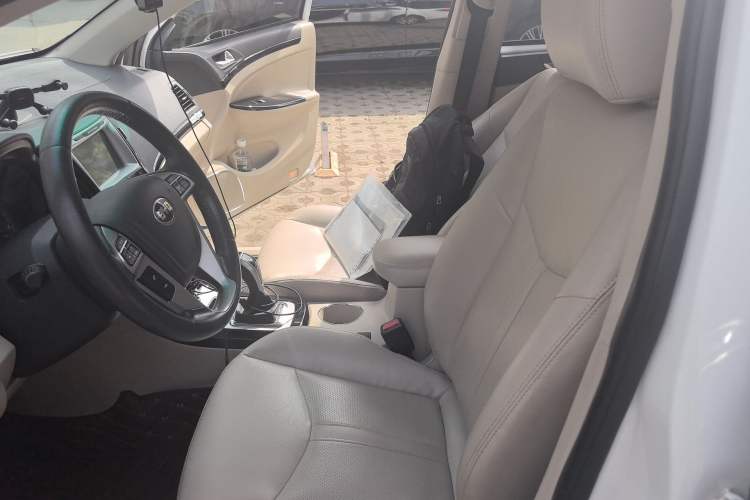 Used BYD e5 2017 300 Prestige Edition Left Front Seat