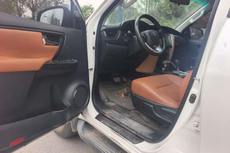 Used Toyota Fortuner 2016 2.7L Middle East Version Driver Seat