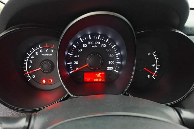 Used Kia K2 2015 Sedan 1.4L MT GLS