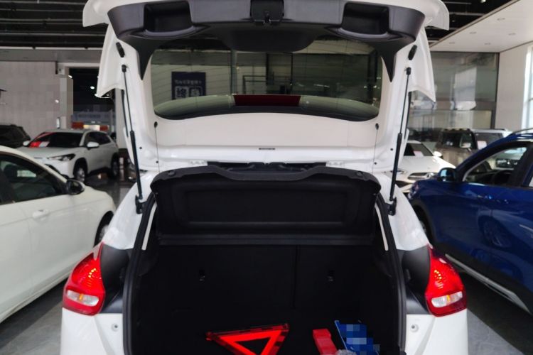 Used Ford Focus 2017 Hatchback 1.6L Automatic Fashion Edition Smart Drive Version
