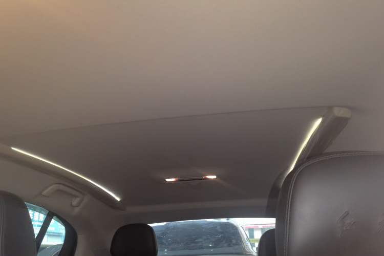 Used Hongqi E-QM5 2022 431 km Charge & Enjoy Edition
