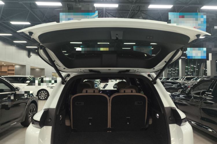 Used Li Auto L8 2025 Pro Smart Refresh Edition
