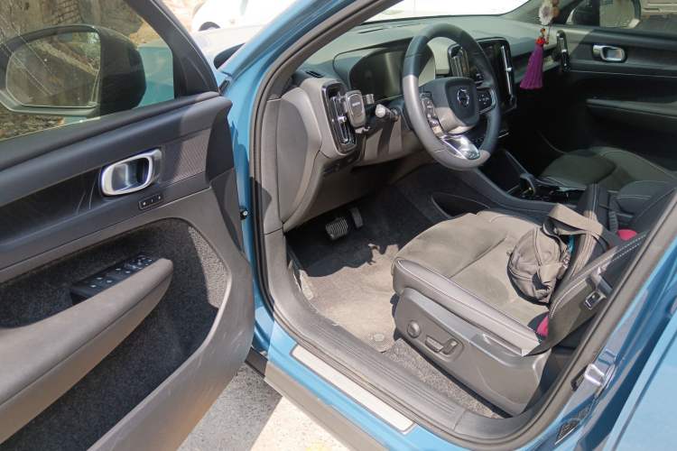 Used Volvo C40 2022 Long-Range Version
