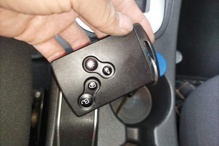 Used Renault Fluence 2013 2.0L Comfort Edition
