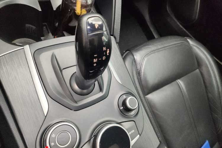 Used Alfa Romeo Stelvio 2017 2.0T 200HP Elite Edition