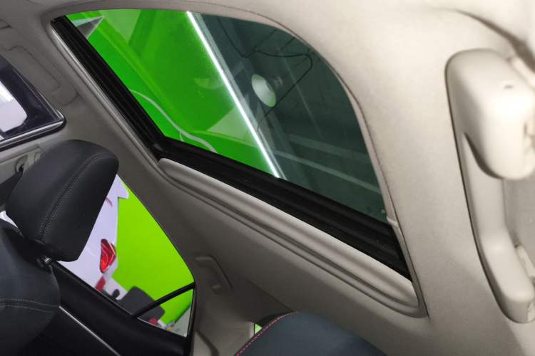 Used Toyota Corolla 2017 Revised Dual-Engine 1.8L E-CVT Leading Edition
