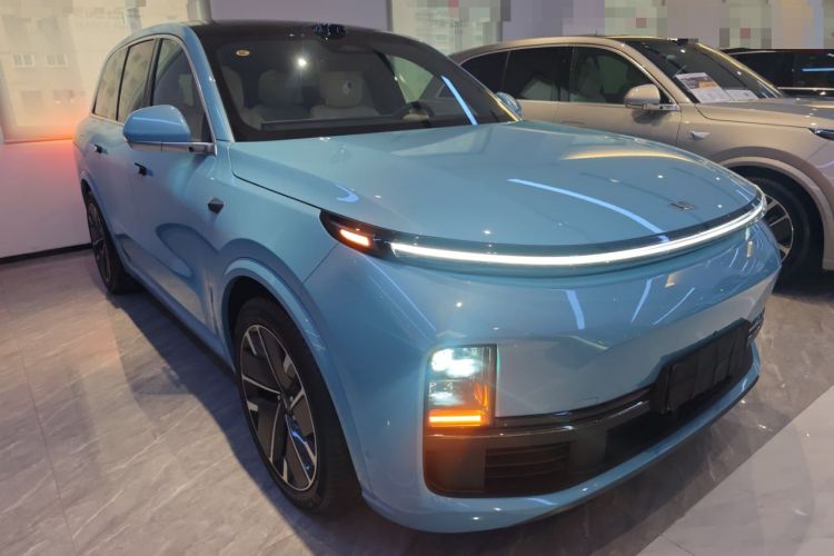 Used Li Auto L8 2025 Ultra Smart Refreshed Edition Front Right 45 Deg