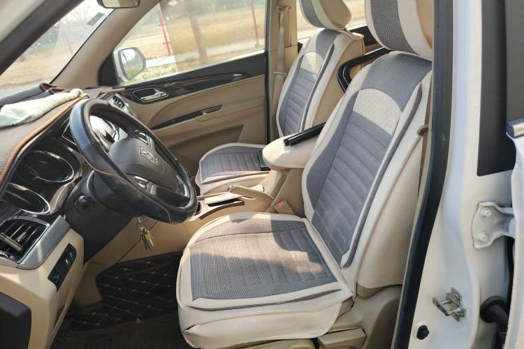 Used Baojun 730 2016 1.5T Manual Luxury Edition 7 Seats