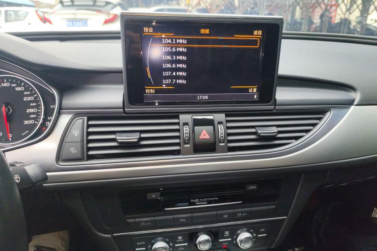 Used Audi A6L 2018 30th Anniversary Edition TFSI Trendy Model Audio And AC Panel