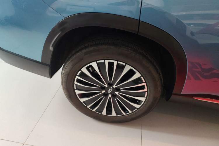 Used Chery Tiggo 8 PLUS C-DM 2025 1.5T 116 km Prestige Version 5 Seats
