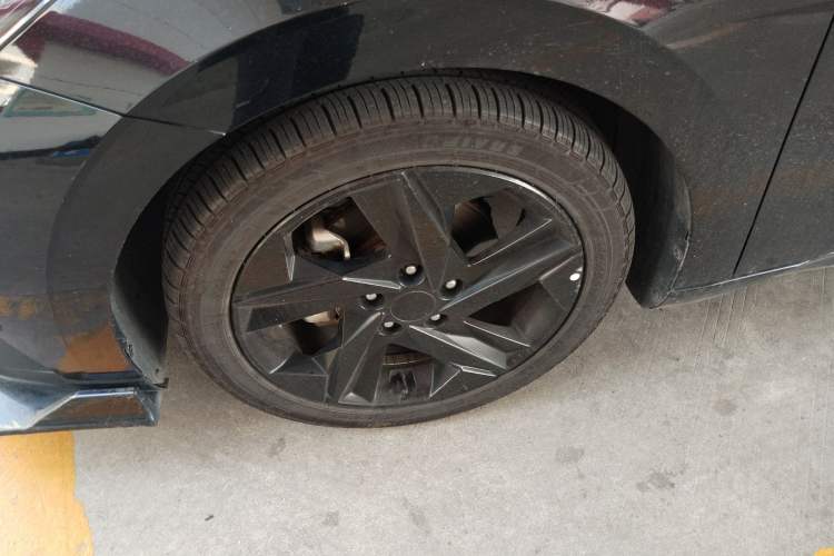 Used Hyundai Elantra 2022 1.5L CVT LUX Black Knight Limited Edition Exterior 4