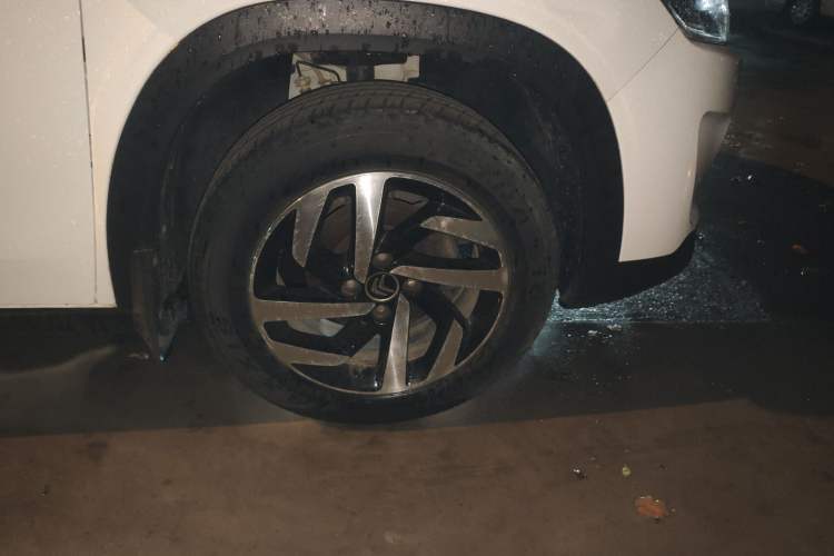 Used Citroen C3-XR 2015 1.6L Manual Pioneer Model Right Front Wheel Hub