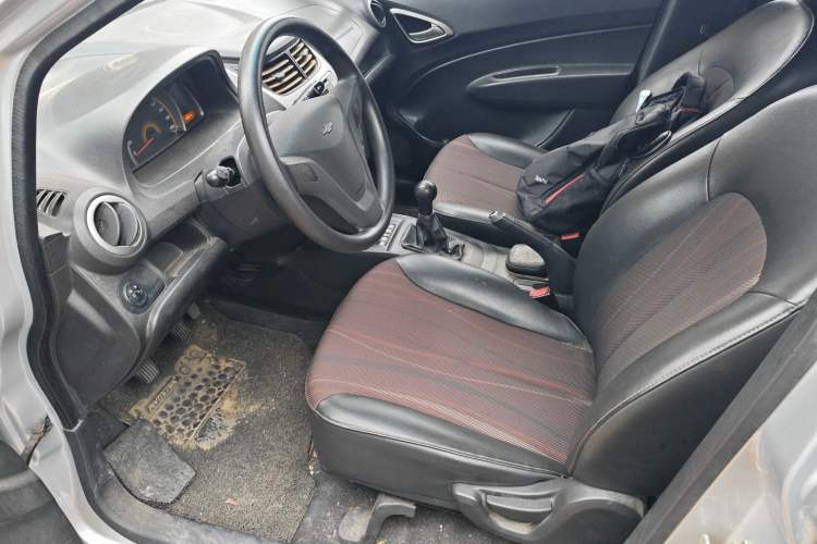 Used Chevrolet Sail 2013 Sedan 1.4L Manual - Youyi Happiness Edition Left Front Seat