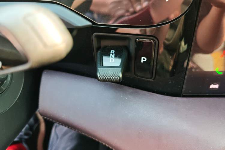 Used Porsche Taycan 2022-Year Updated Taycan Gear Lever