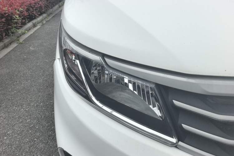 Used Jinbei F50 2017 1.5L Manual Utility Version China V Standard Right Front Headlight