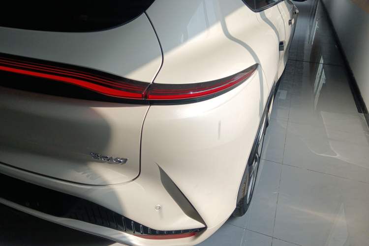 Used IM LS7 2023 100kWh Lux All-Wheel-Drive Version
