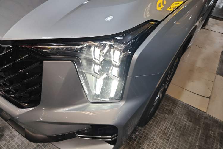 Used GAC Trumpchi GS8 2022 Flagship Series 2.0 TGDI Four-Wheel Drive Luxury Smart Connectivity Version (6 Seats) Left Front Headlight