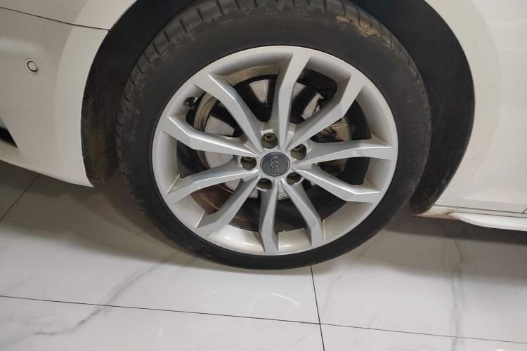 Used Audi A4L 2019 40 TFSI Fashion Version China V