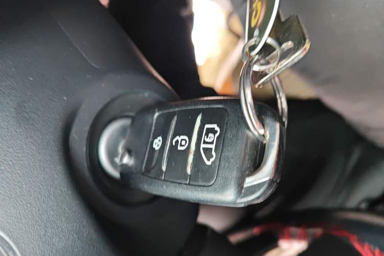 Used Ford Transit 2023 2.0T Gasoline Automatic Multi-Function Commercial Vehicle Mid-Drive Mid-Roof 5/6 Seats
