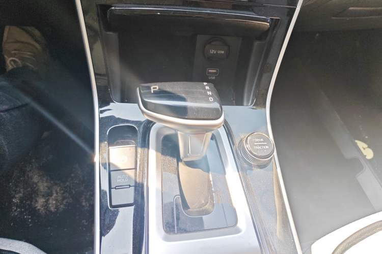 Used Kia KX3 2021 1.5L CVT Trend Edition Gear Lever