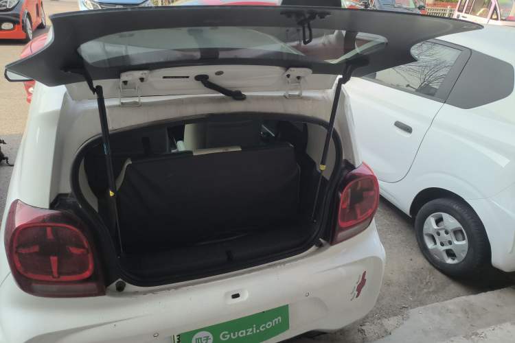 Used Roewe Clever 2021 302 km New Four-Seater Super-Efficient Version
