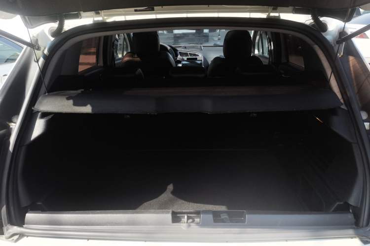 Used Peugeot 3008 2015 2.0L Automatic Trend Edition Trunk