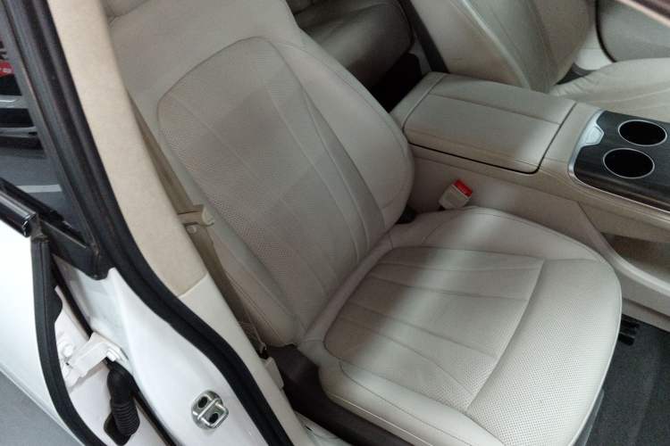 Used Rising F7 2023 Performance Pro Edition Right Front Seat