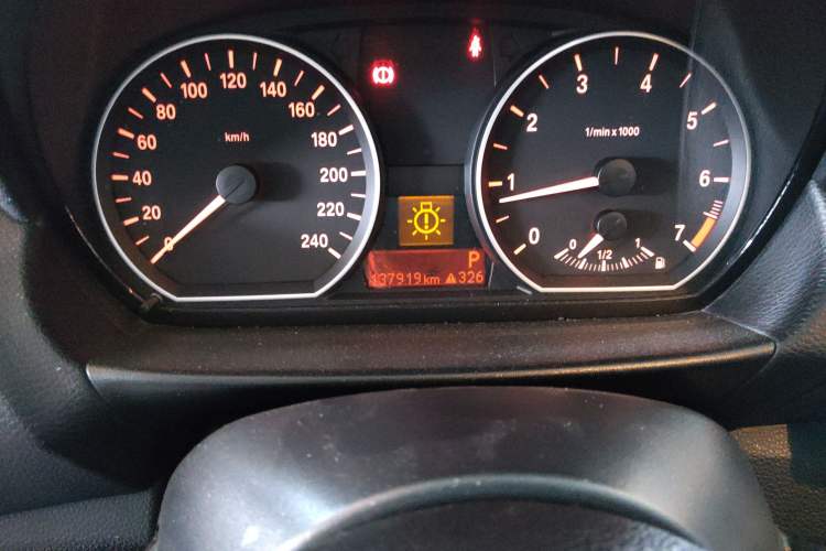 Used BMW 1 Series 2008 120i automatic transmission Odometer Close Up