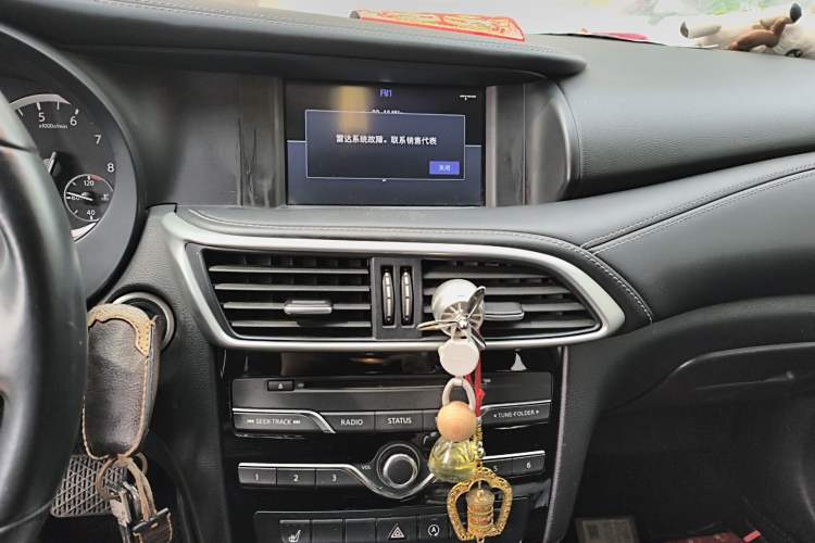 Used Infiniti QX30 2017 1.6T Two-Wheel Drive Fashion Edition Audio And AC Panel