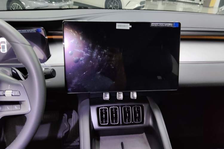 Used BYD Song L EV 2025 Intelligent Driving Version 662 km LiDAR Excellence Edition
