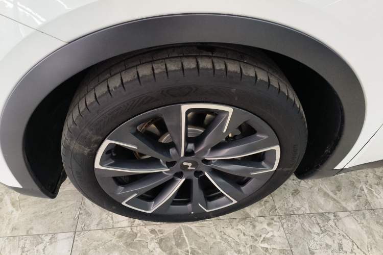 Used ONVO L60 2024 60 kWh All-Wheel Drive Left Front Wheel Hub