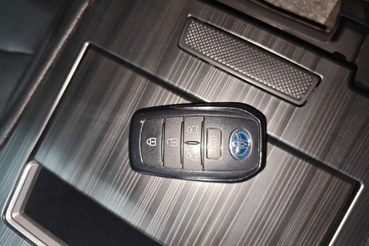 Used Toyota Sienna 2021 2.5L Hybrid Premium Edition
