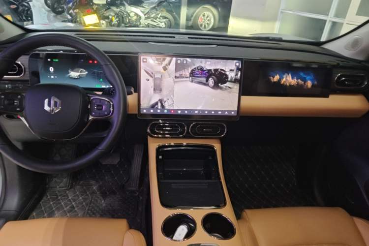 Used Leapmotor C11 2024 All-Electric 580 Luxury Edition Audio And AC Panel