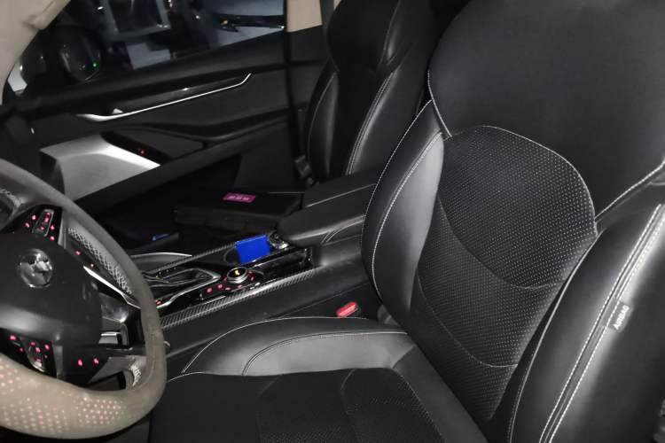 Used SAIC MAXUS D90 2017 2.0T Automatic All-Wheel Drive Sirius Left Front Seat