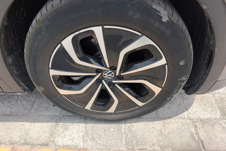 Used Volkswagen ID.4 X 2024 Pure & Smart Edition Right Front Wheel Hub