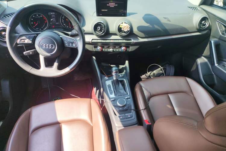 Used Audi Q2L 2021 35 TFSI Fashion Dynamic Model Center Console