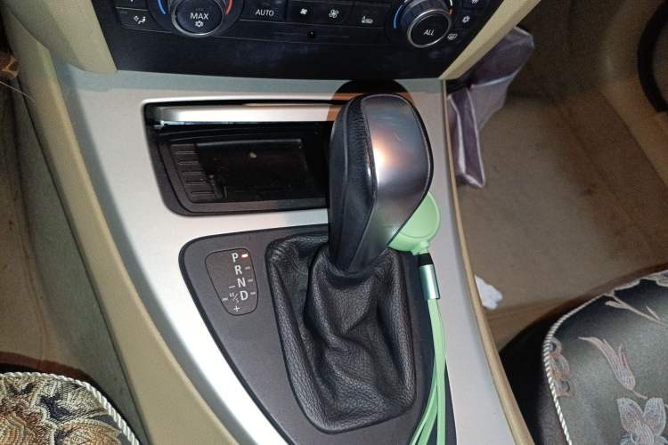 Used BMW 3 Series 2012 318i Leading Model
