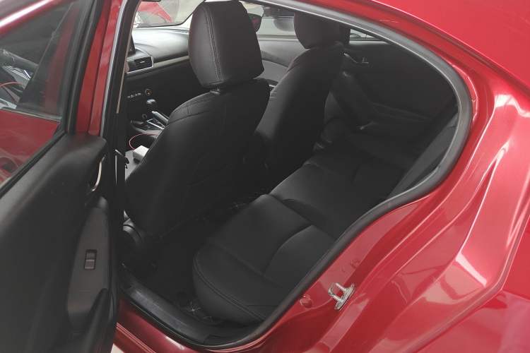 Used Mazda Mazda 3 Axela 2016 Sedan 1.5L Automatic Luxury Model
