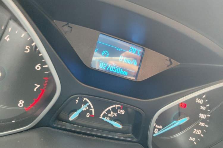Used Ford Focus 2015 Hatchback 1.6L Manual Fashion Edition

